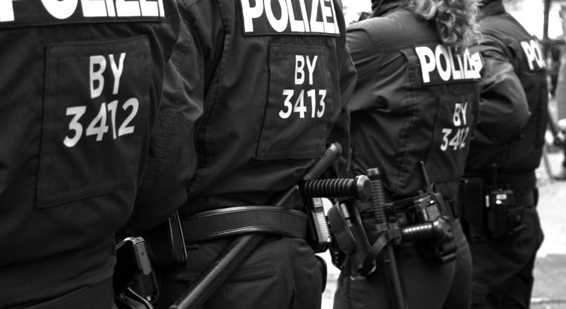 Lövöldözés volt egy grazi iskolánál, többen meghaltak
