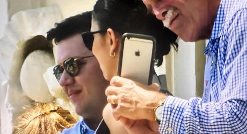 Hadházy Ákos most Matolcsy Ádám feleségének több milliós Hermes Birkin táskáiról tett közzé fotókat