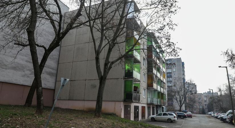 Ide a füldugó is kevés? Hajnalban jár csúcsra a szerelem a hajdú-bihari társasházban, kiakadtak a szomszédok