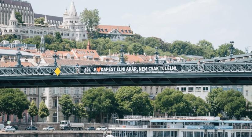 Budapest nem adja fel, új plakátkampánnyal erősít