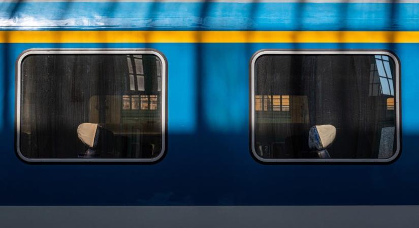 „Megállunk Csornán, hogy lehessen pisilni” – nem működtek a vécék a Szombathelyről Budapest felé tartó vonaton