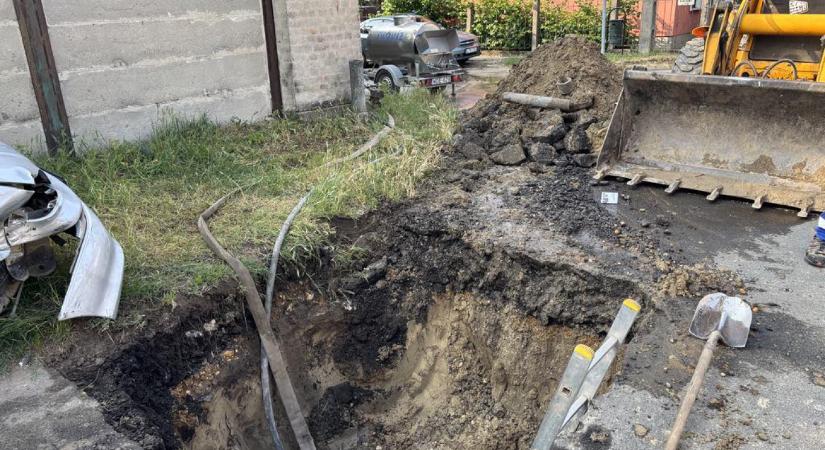 A vízművek minden környékbeli szerelőt Dunakeszire küldött, ahol egyszerre hét helyen történt csőtörés