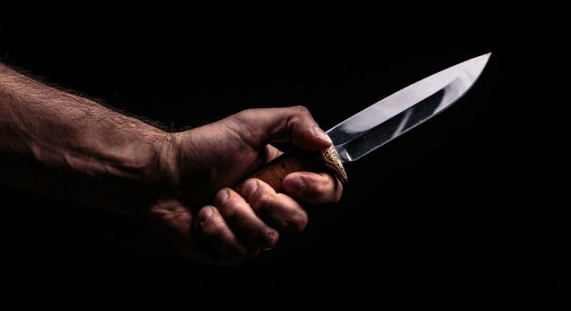 Késsel halálosan megsebzett egy tanuló egy oktatási asszisztenst Franciaországban