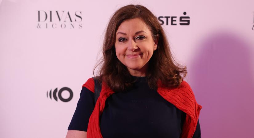 Különleges útitárssal csónakázott Erdélyi Mónika - fotók