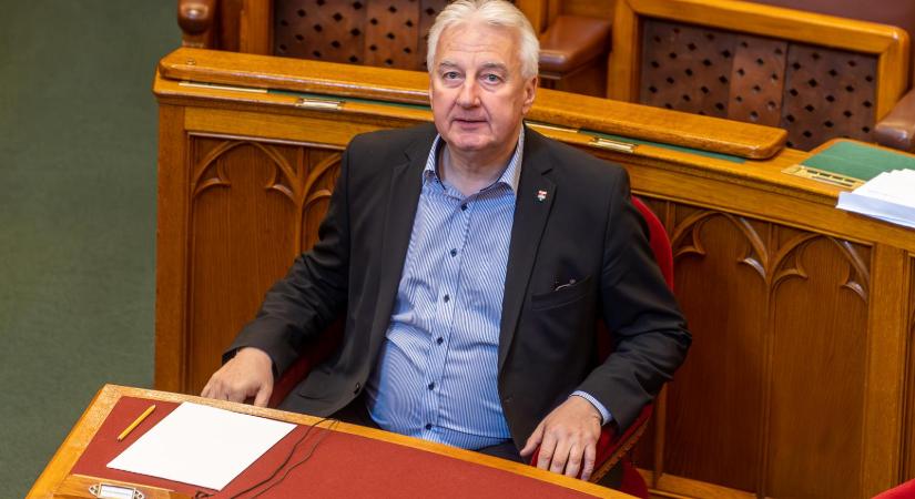 Semjén Zsolt rendkívüli parlamenti ülést kezdeményezett, hogy villámgyorsan elfogadják az irreális jövő évi költségvetést