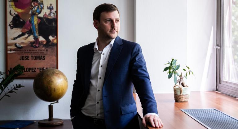 Zöld öngól: Európa önként adja át iparát Kínának – figyelmeztet a klímapolitikai államtitkár