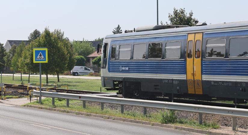 Pisiszünet miatt kellett megállnia a Szombathelyről Budapestre tartó vonatnak, mert nem működött a vécé