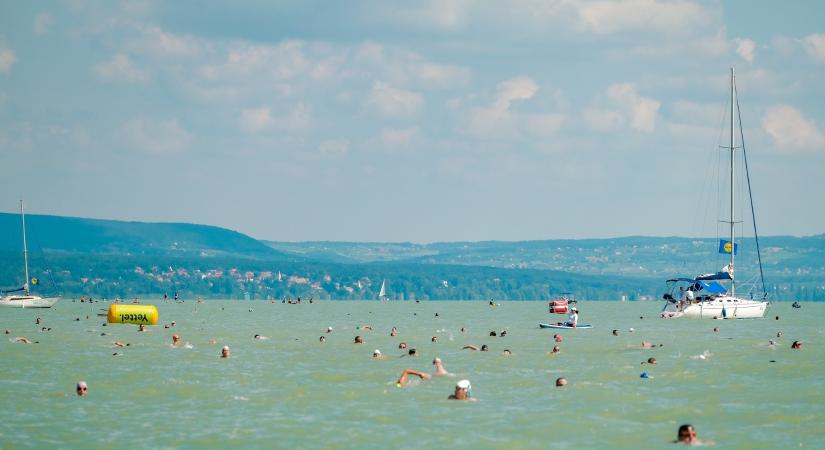 Aggasztóan gyorsan melegszik a Balaton vize, ami súlyos ökológiai következményekkel járhat