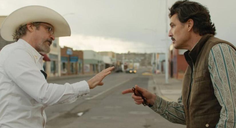 Ari Aster rendező Eddingtonjában Joaquin Phoenix és Pedro Pascal egymásnak feszül – trailer