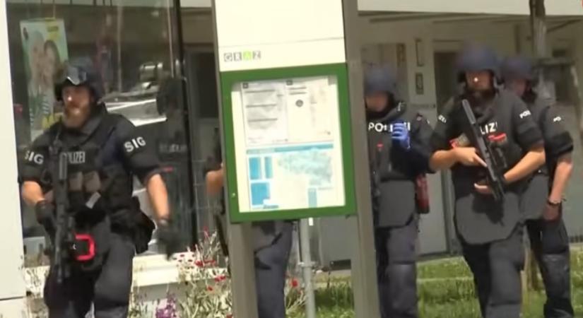 Legkevesebb tíz halottja a van a grazi iskolai lövöldözésnek – Orbán Viktor is megszólalt