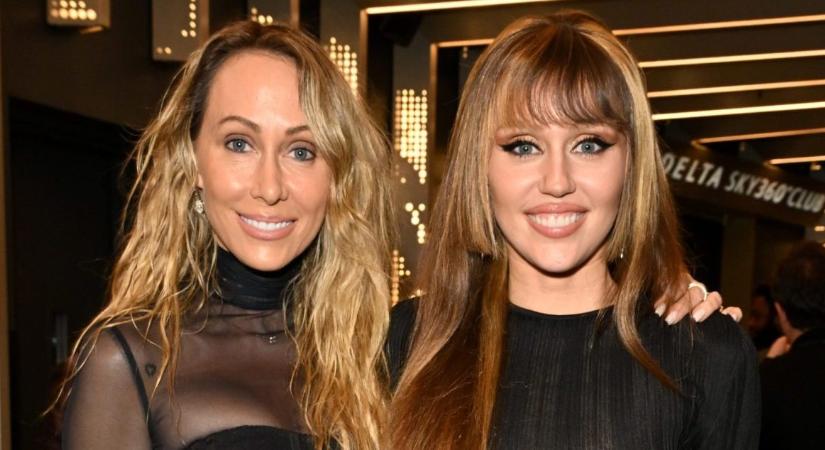 Miley Cyrus legújabb tetoválása az édesanyjának szól – meglepő az üzenete