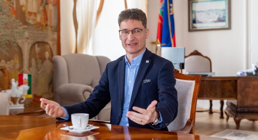 Cser-Palkovics András: Székesfehérvár 1 forintért 1 évre megveszi a város futballcsapatát Garancsi Istvántól