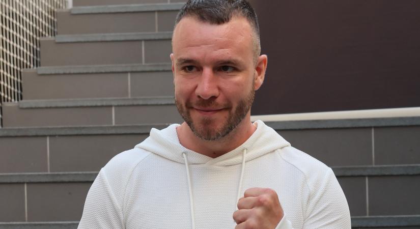 „Elrohad a narancs, vagy lemondasz?” – Molnár Áron ezúttal Lázár Jánost találta be a MÁV kritikus hétvégéje után