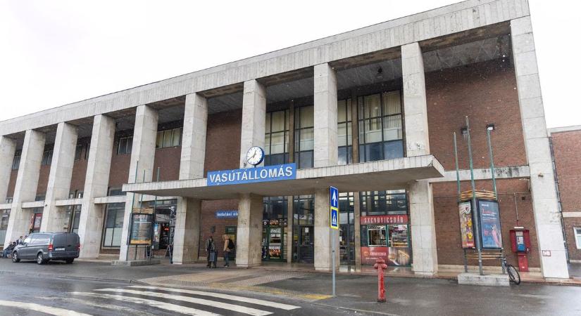 Tomboló hormonok a Nagyállomáson: pénzt kért a fiatal lánytól, majd sokkolta az ötletével