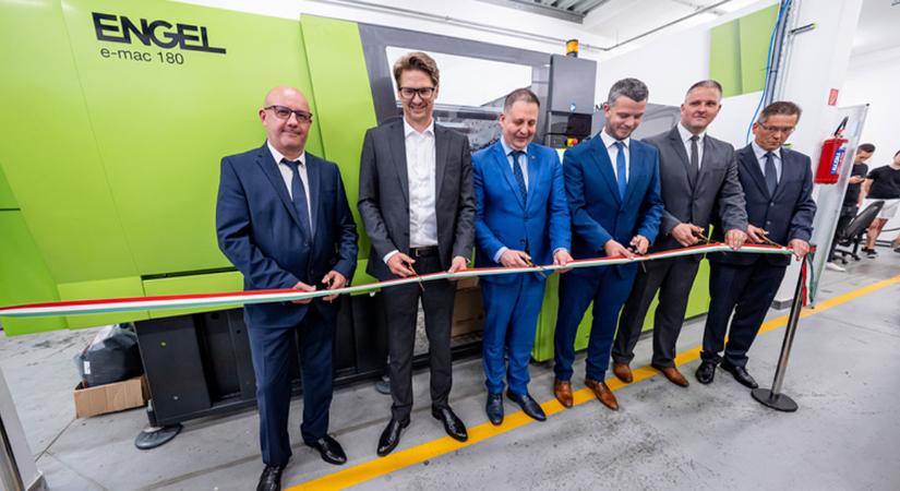 50 milliós géppel gazdagodott a debreceni műszaki kar laborja