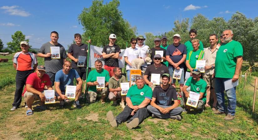 Motorzúgás és jókedv: remekül sikerült a nagypeterdi kapa futam