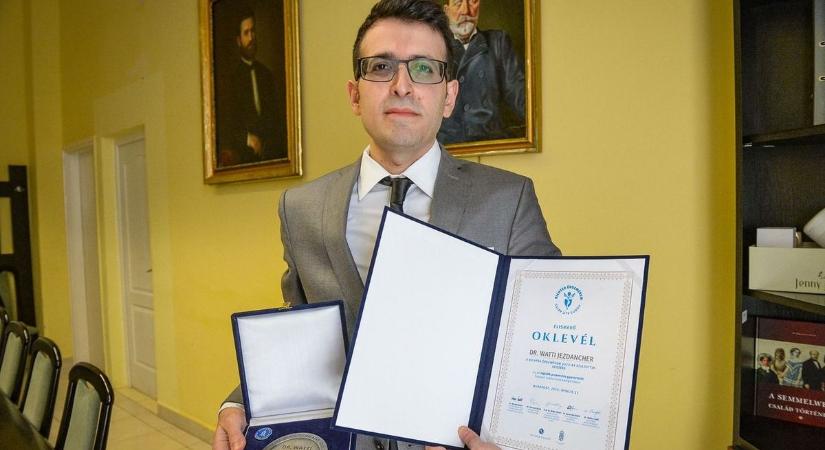 Az új gyöngyösi orvosigazgató édesanyja nagy áldozatot hozott