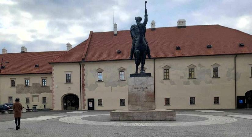 A fejedelmi palota újabb szárnyát újítják fel Gyulafehérváron
