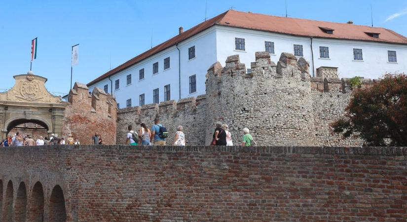 Reagált az önkormányzat: kiemelten figyelnek a siklósi vár környezetére