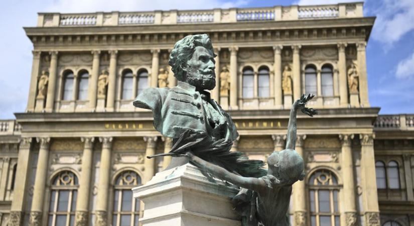 Az MTA biológusai állásfoglalást adtak ki: nem igaz az Alaptörvény-módosítás, hogy az ember vagy férfi, vagy nő