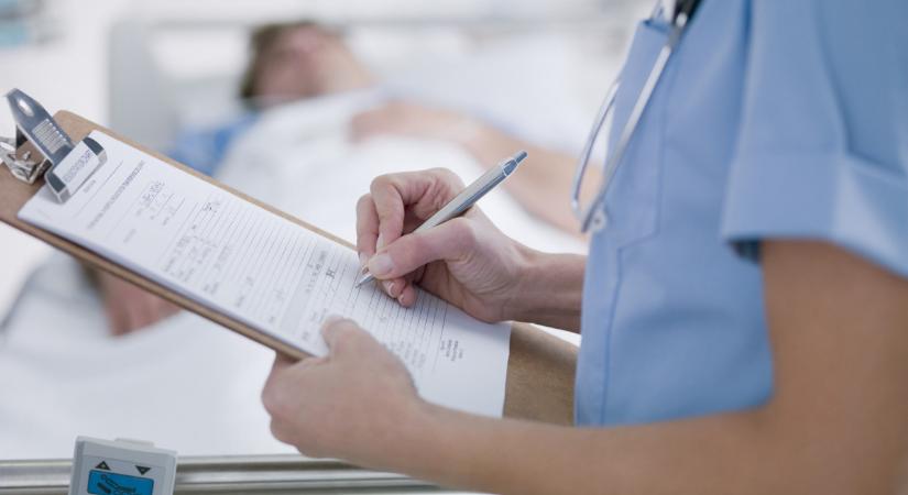Szakszervezeti vezető az elmaradt egészségügyi béremelésről: a sztrájkkészültség is szóba jöhet