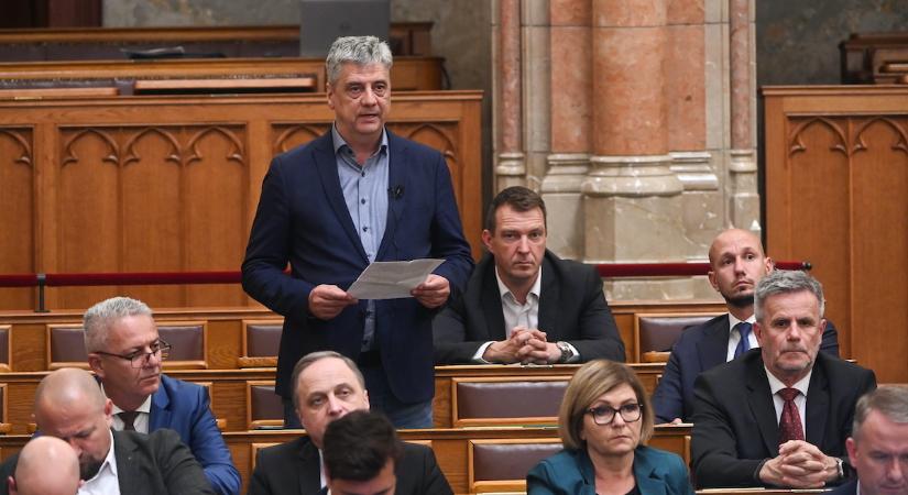 Gréczy Zsolt Magyarország EU-ból való kilépésével riogatott a parlamentben