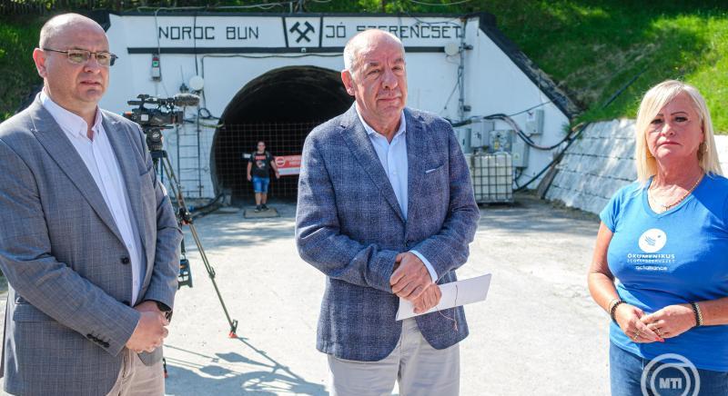 Sulyok Tamás: az egész magyar nemzet szolidáris a Parajdon élőkkel