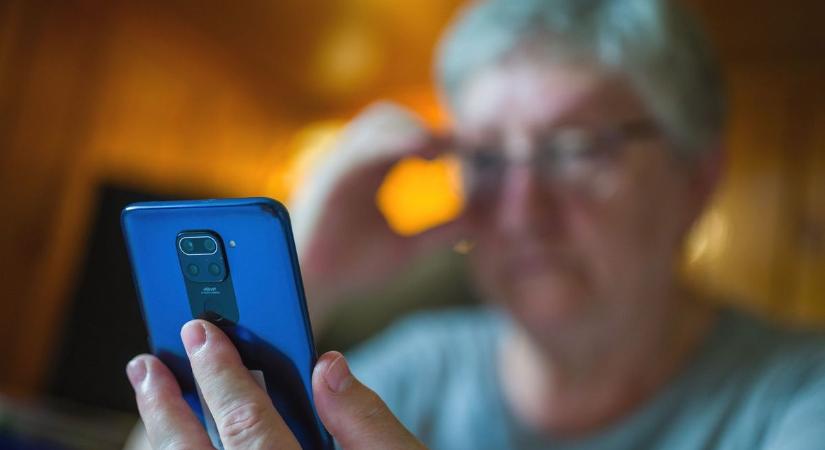 Figyelem! Parkolási pótdíjra hivatkoznak az SMS-es csalók