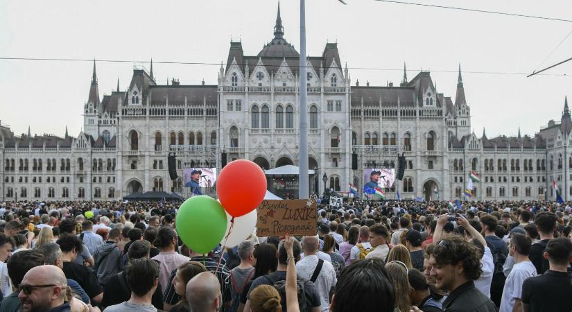Puzsér Róbert: Ez a pillanat akkor múlik el, ha Orbán Viktor visszaadta Magyarországot