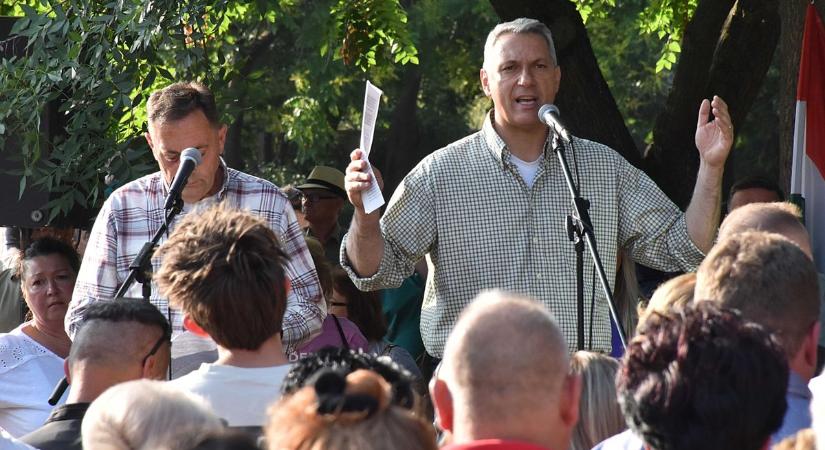Záporoztak a helyi ügyekkel kapcsolatos kérdések Lázár Jánoshoz a jászberényi utcafórumon