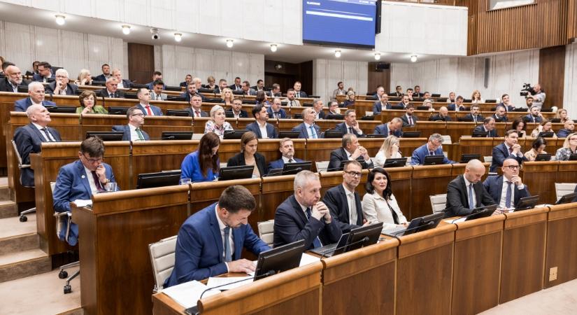 A parlament nem szavazta meg az orosz támadások elítélését és szankcióellenes határozat visszavonását