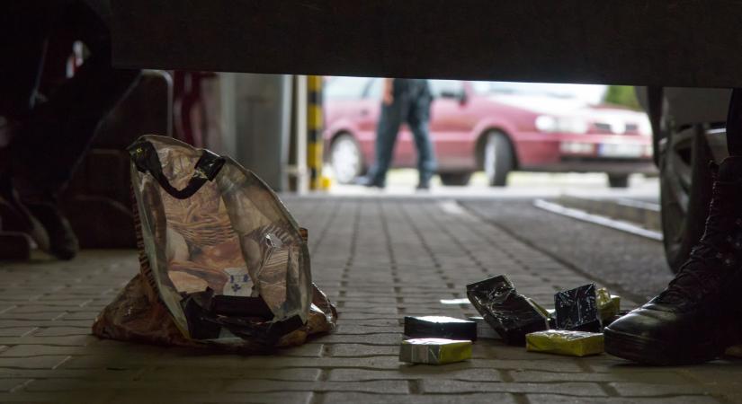Elképesztő, milyen trükkökkel próbálkoznak már a csempészek: erre csaptak le most a pénzügyőrök