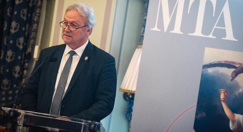 Az MTA kimondta, hogy ellentétes a tudománnyal a Fidesz Alaptörvénybe iktatott szólama, miszerint csak férfi és nő van