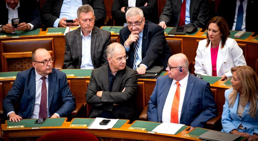 Kósa Lajos valamire nagyon kíváncsi a Tisza Párttal kapcsolatban