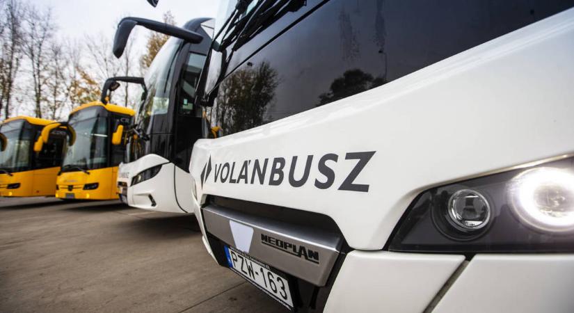 Szakszervezeti vezető: kárpótolni kell az utasokat és a buszsofőröket
