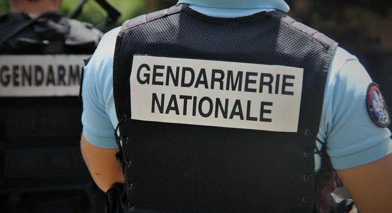 Leszúrt egy 14 éves gyerek egy pedagógiai asszisztenst Franciaországban