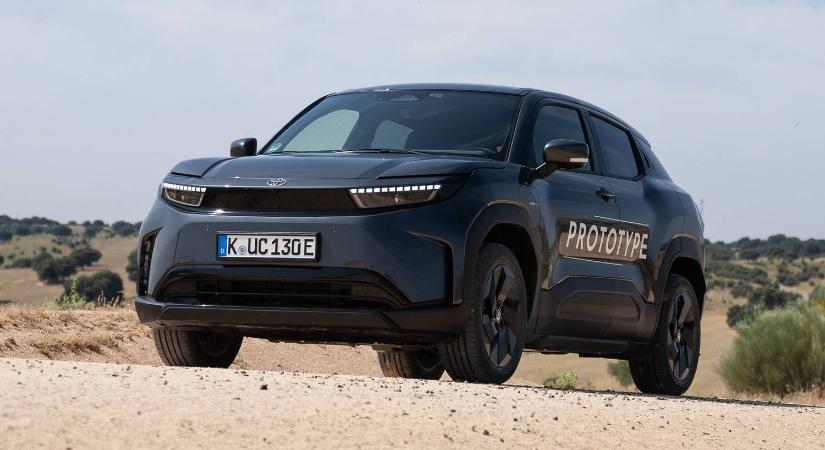 Kipróbáltuk a Toyota elektromos Suzukiját - Menetpróba: Toyota Urban Cruiser – 2025.