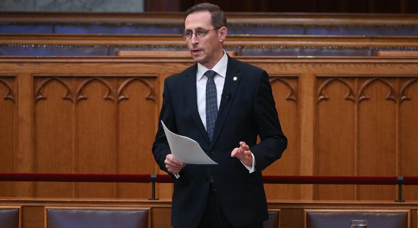 Varga Mihály elárulta, mikor láthatják az aranytartalékot