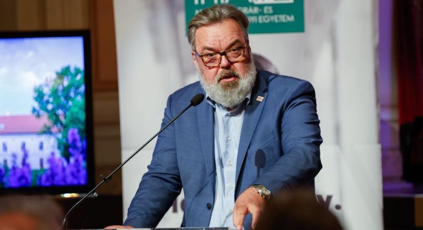 L. Simon László újra múzeumot kap