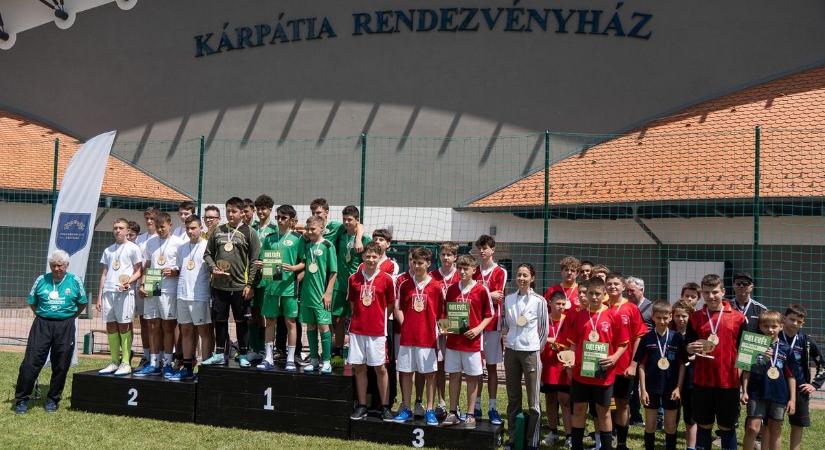 Labdarúgó kupát rendeztek Grosics Gyula tiszteletére