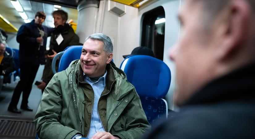 A hétvégi leállásért 6,5 millió adófizetői forintot fizetettek vissza az utasoknak: Lázár János megfejtette, hogy miért van rossz állapotban a MÁV