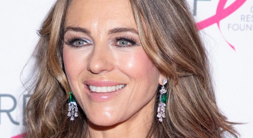 Elállt a rajongók lélegzete: Liz Hurley anyaszült meztelenre vetkőzött a 60. születésnapján - Fotó
