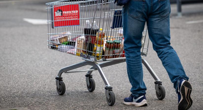 A kormány által elrendelt árrésstopok mellett is tovább nőtt az infláció