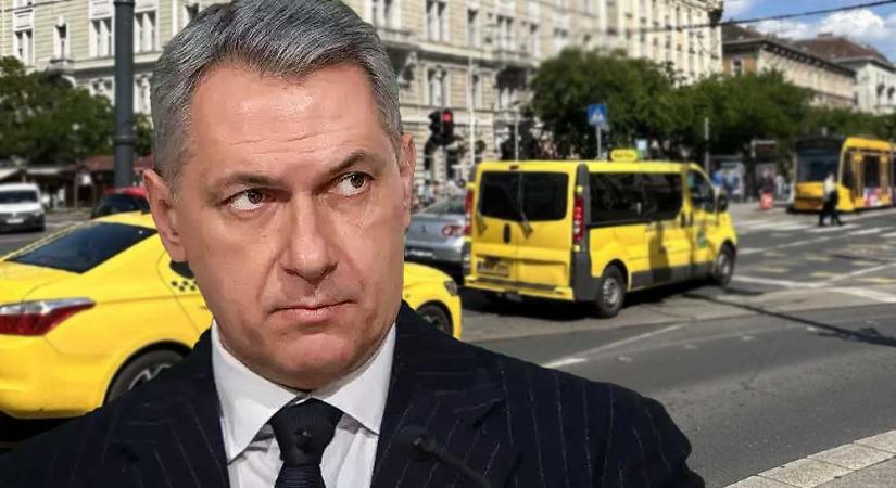 Ingyenes parkolást és kisebb fizetős zónákat követlenek a taxisok Lázár János minisztériumától