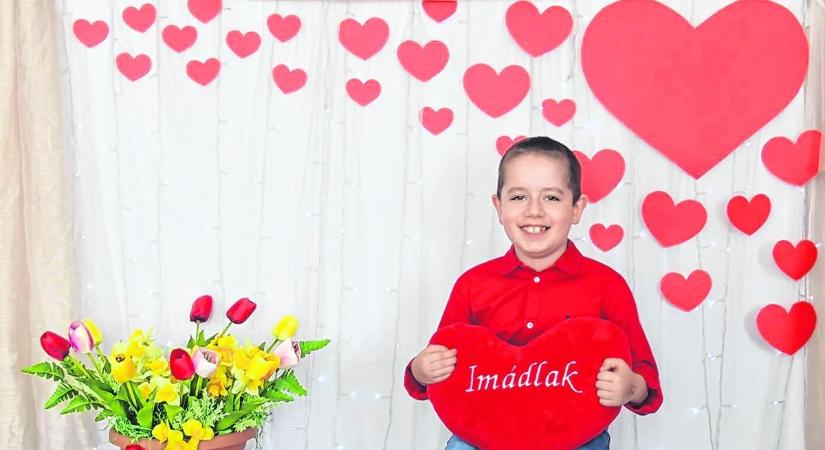 Ádi gyógyulása a cél: jótékonysági bál lesz Leveleken
