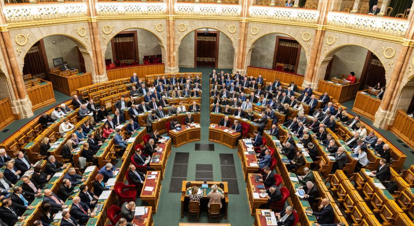 Parlamenti nagyüzem: már ma az Alkotmánybíróság elnökévé választhatják Polt Pétert