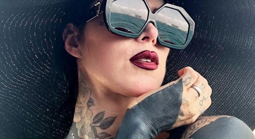 10 híresség, akiknek a ma este az A38-on fellépő Kat Von D készített tetoválást