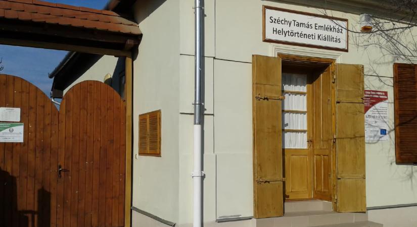 Széchy Tamás Emlékház – Helytörténeti Gyűjtemény és Alkotóház, Doboz