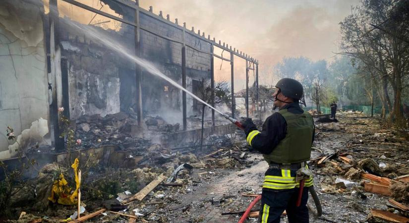 Harkivban ketten meghaltak és sokan megsebesültek az éjszakai légitámadásban