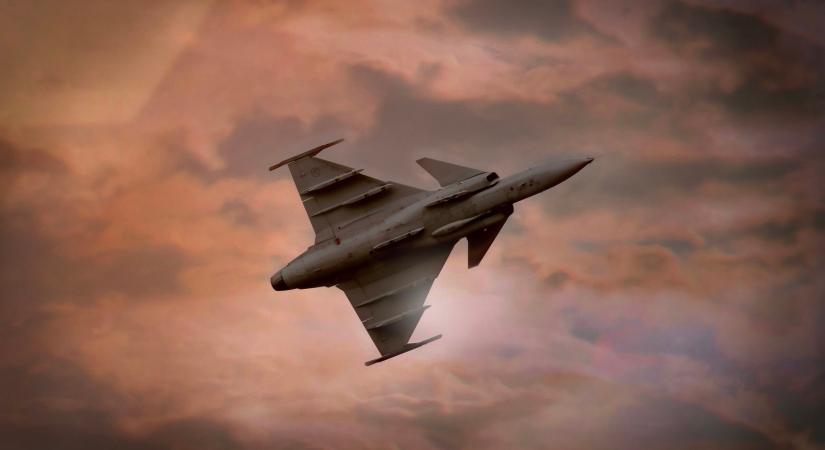 Új szakaszába lépett a harcászat – mesterséges intelligencia vezetett egy Gripen harci gépet